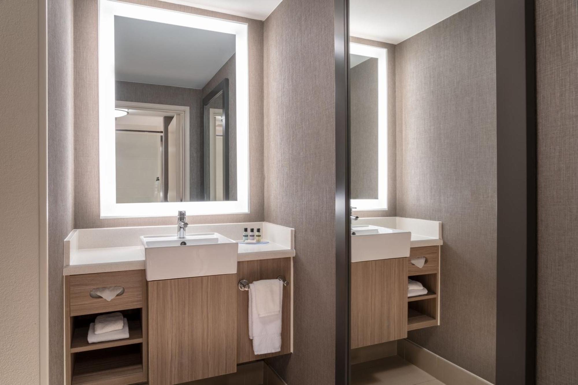 Springhill Suites West Mifflin Bagian luar foto