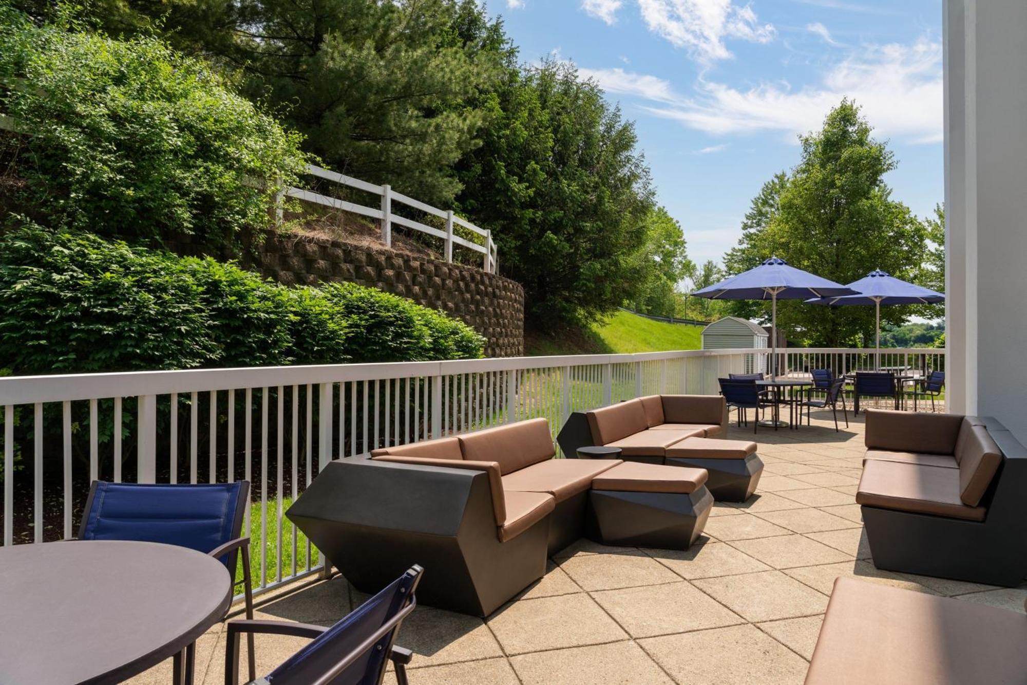 Springhill Suites West Mifflin Bagian luar foto